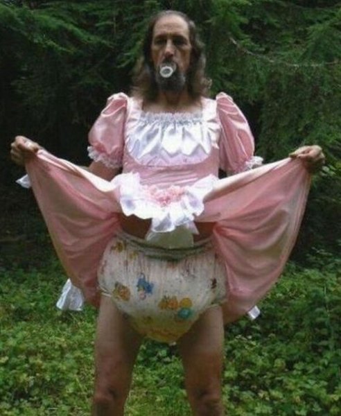 Мужчина в подгузнике