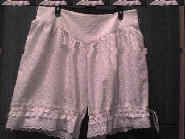 Розовые панталоны жены