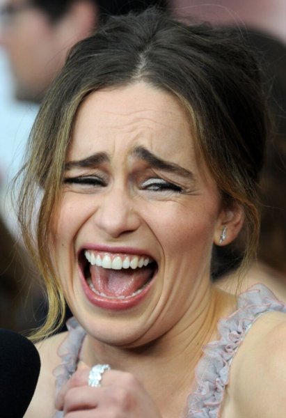 Эмилия Кларк смех