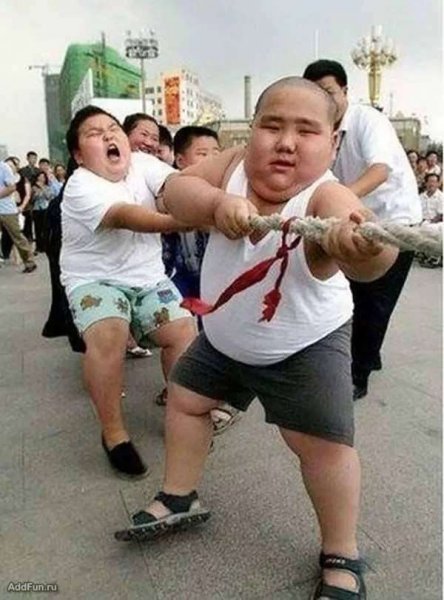 Еда в бассейне