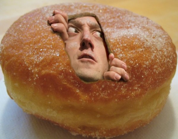 Человек на плюшке