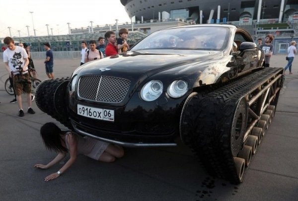 Bentley Continental на гусеницах