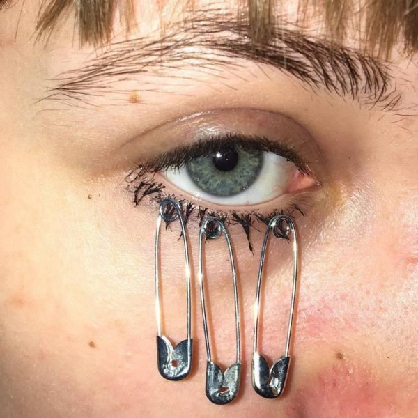 Странные ресницы