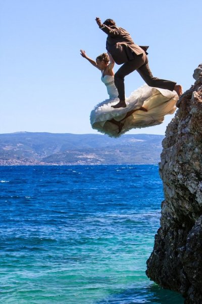 Прыжок со скалы