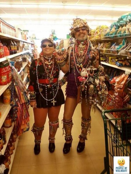 Мужик в бусах