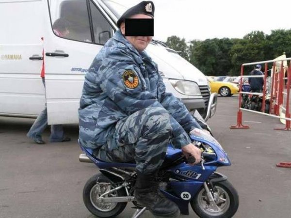 Мент на мотоцикле