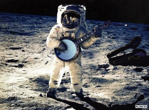 Космонавт в космосе