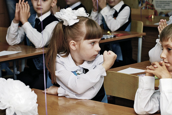 Первоклашки за партой