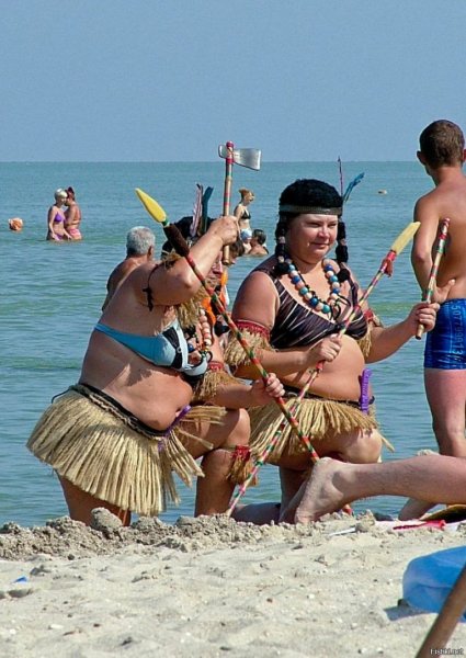 Хрюшка на море