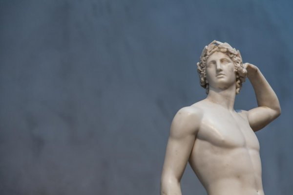 Аполлон Мем