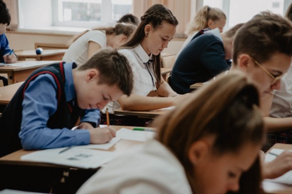 Ученик на контрольной