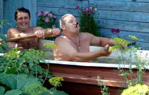 Мужик на даче