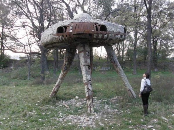 Летающая тарелка демотиватор