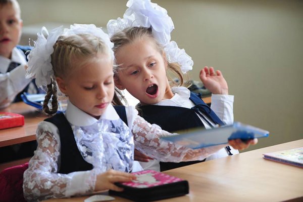 Первоклассники на уроке