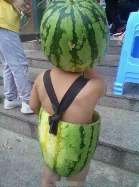 Костюм из арбуза