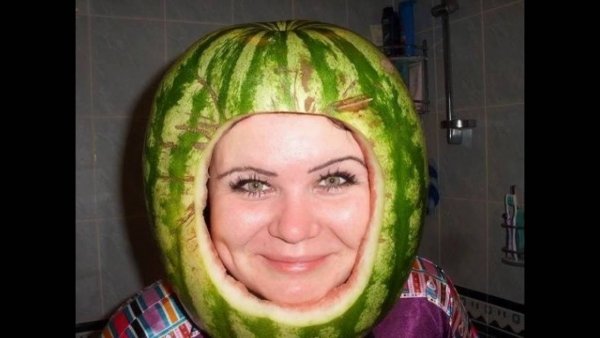 Арбуз на голове