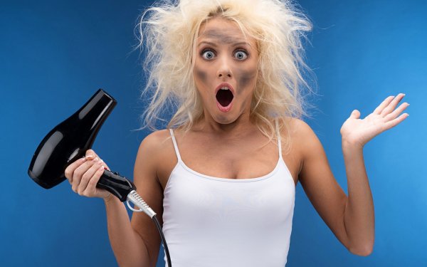 Удивленная женщина