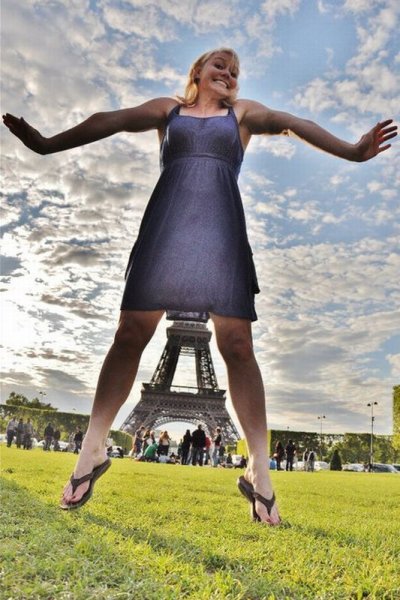 Человек в платье