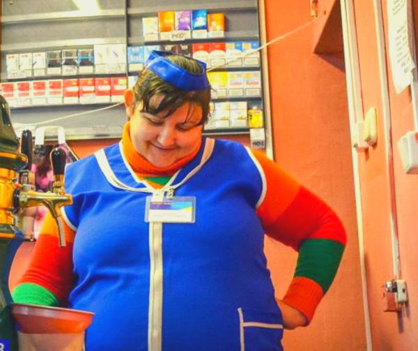 Девушка продавец