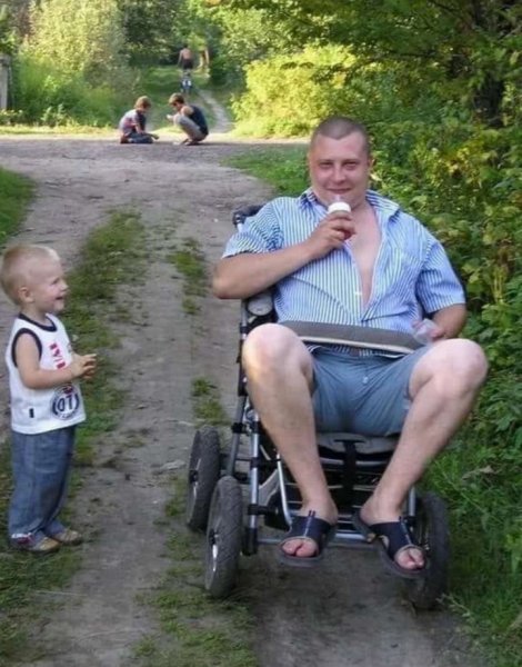 Папа с коляской прикол