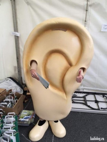 Женщина с большими ушами