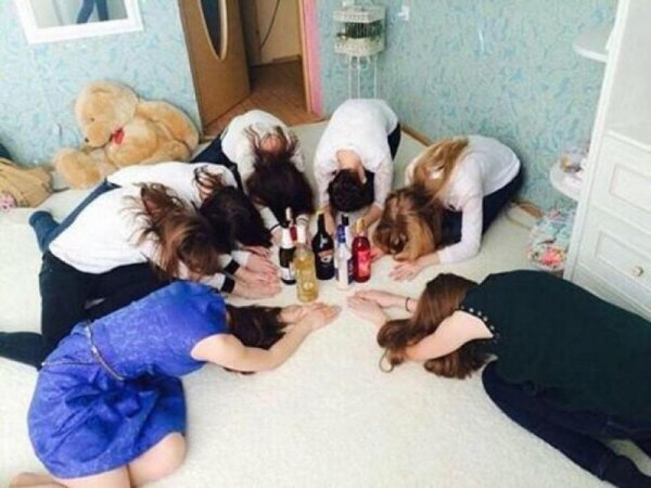 Пьяные посиделки с подругами