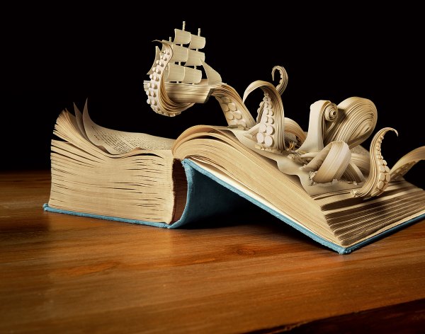 Приколы про книги и чтение