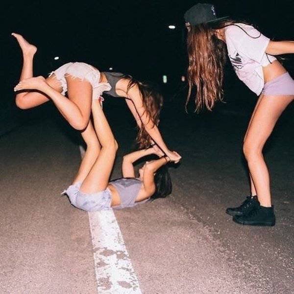 Пьяные подруги