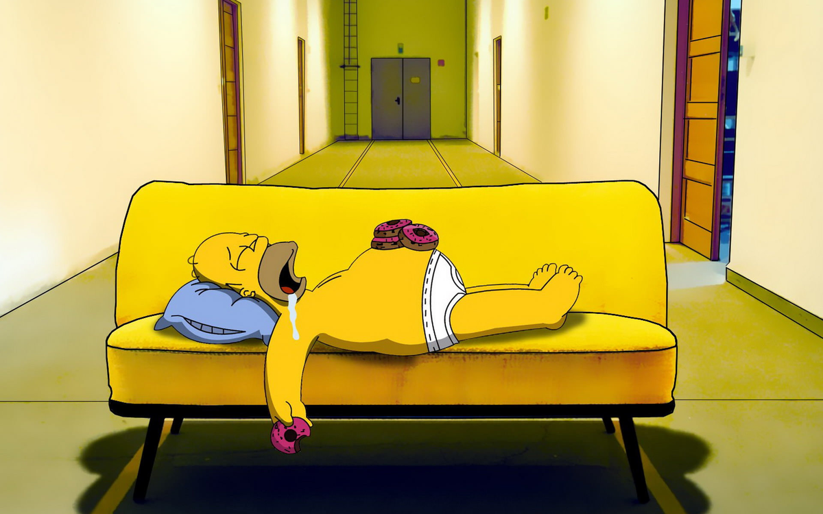Лень встать с дивана. Симпсоны на диване. Гомер симпсон. Гомер симпсон на диване.