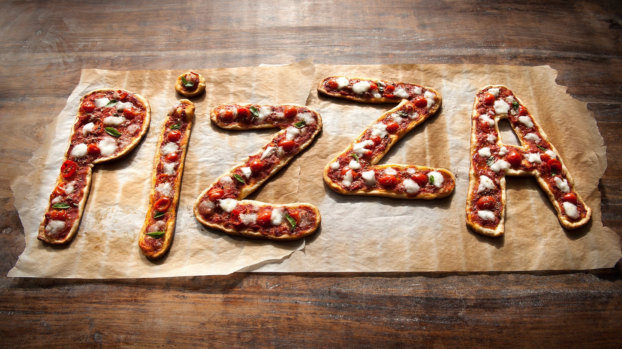 Есть слово вкусная. Пицца с буквой z. Буквы из продуктов. Пицца картинки красивые. Буквы в виде пиццы.