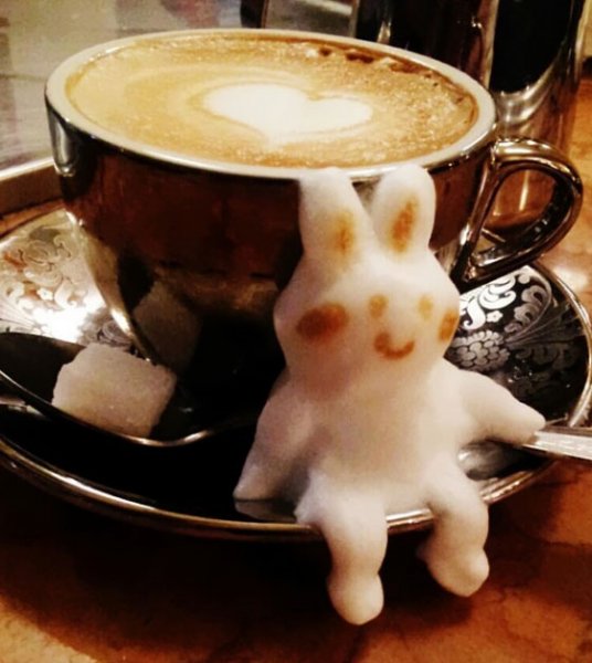 Кофе с фигуркой