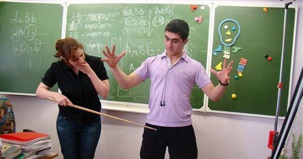 Веселые учителя на уроке