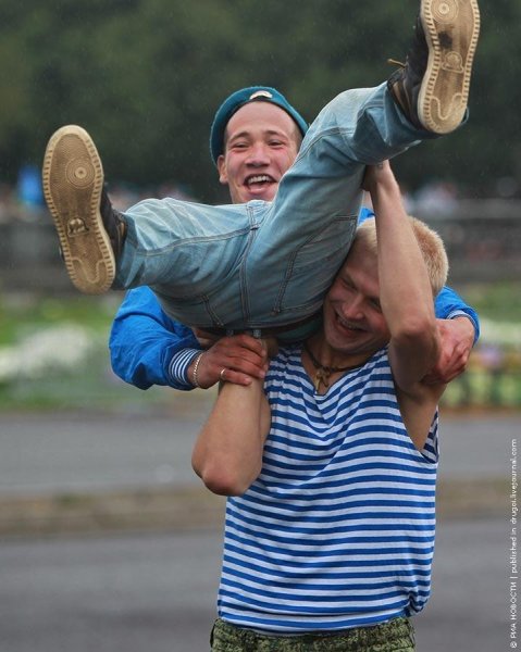 С днем ВДВ