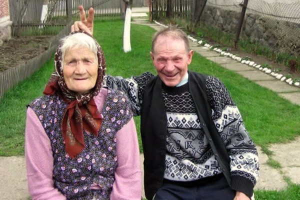 Смешные дед и бабка