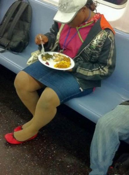 Смешные люди в метро