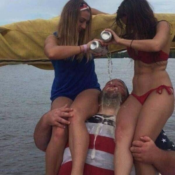 Очень смешная девушка