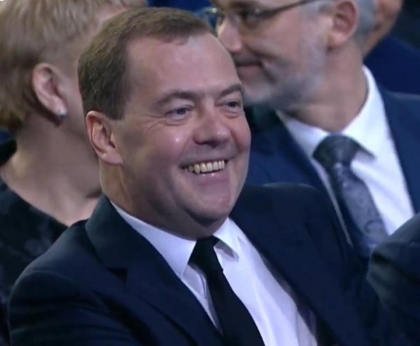 Дмитрий Медведев призвал депутатов государственной Думы и сенаторов