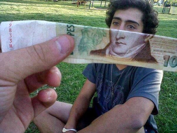 Художник Тиаго Хойсел