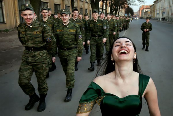 Смешной русский солдат