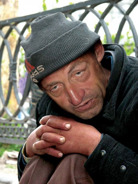 Старый бомж