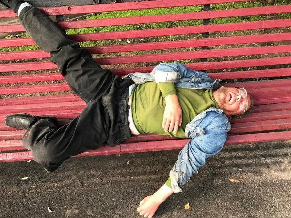 Демотиваторы про бомжей и алкашей
