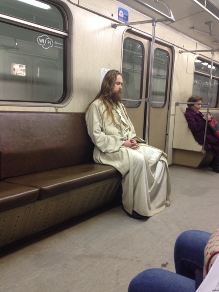 Иисус Христос в Московском метро