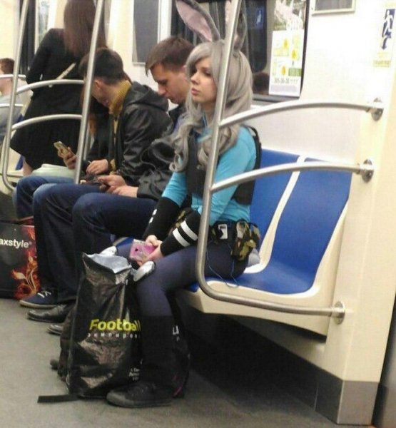 Метро косплей