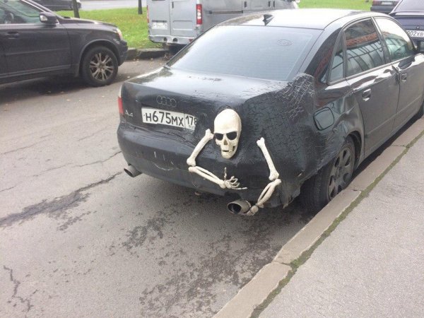 Машина на машине прикол