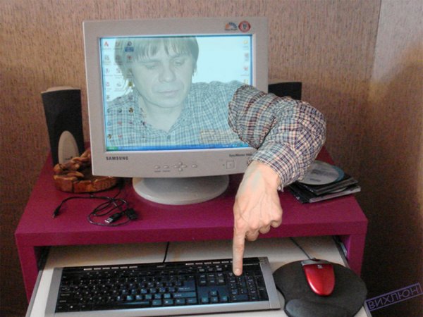 Смешной монитор