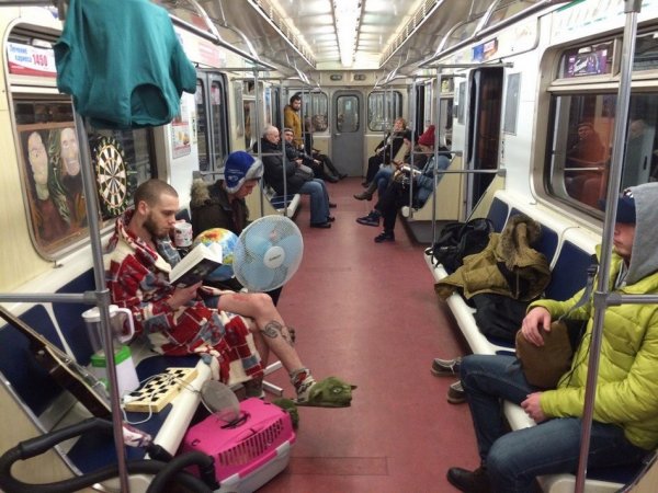 Странные пассажиры Московского метро