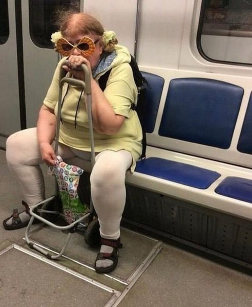 Странные пассажиры в метро