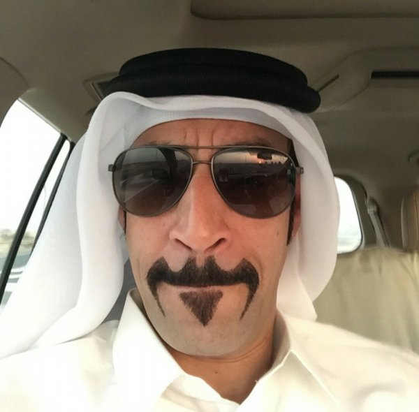 Шейх в очках