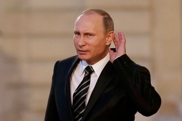 Путин Владимир Владимирович смеется