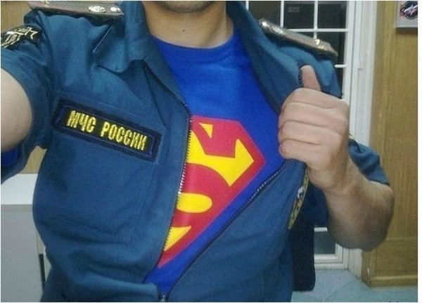 Мужчина в форме МЧС
